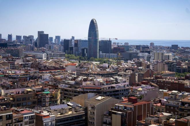 Papa'nın Barselona Ziyaretinde Torre Glòries, Sagrada Família'nın İsa Kulesi'ni Yansıtacak