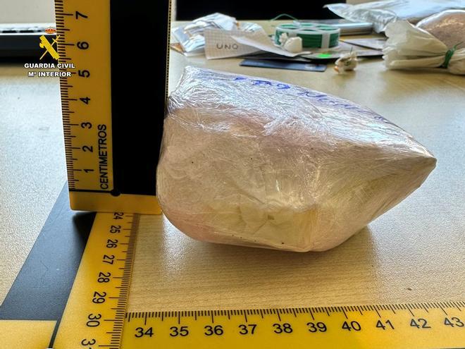 Dolores'te Torununu Okula Bırakıp Uyuşturucu Satan Aile Çetesi Çökertildi