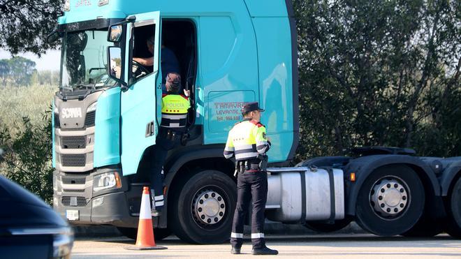 Katalonya'da Kamyonlara Büyük Denetim: AP-7 Otoyolu Güvenlik İçin Mercek Altında