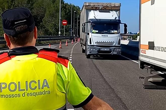 Katalonya'da Kapsamlı Kamyon Denetimi: AP-7 ve A-2 Otoyollarında 70'ten Fazla İhlal
