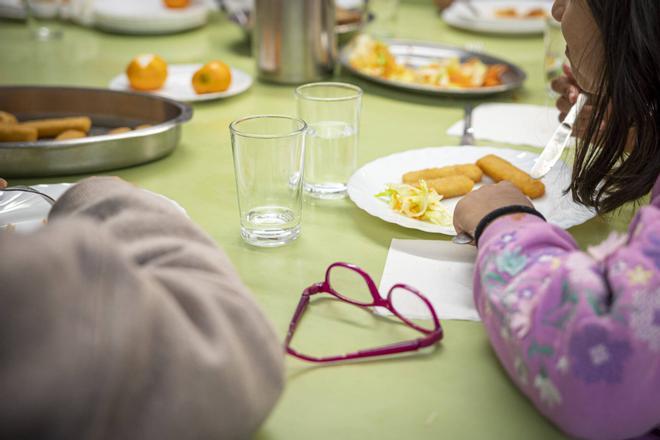 Terrassa'da Okul Yemekhanelerinde Skandal: Catering Firmasına "Ciddi Eksiklikler"