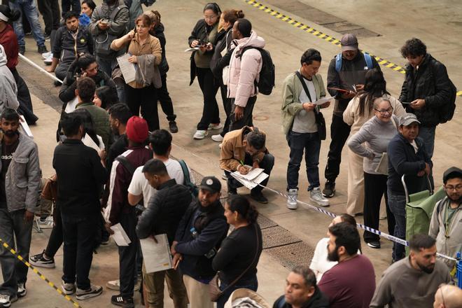 İspanya'da Göçmen Yasallaşması Dolandırıcıları Harekete Geçirdi: Randevu Ücreti 50 Euro!