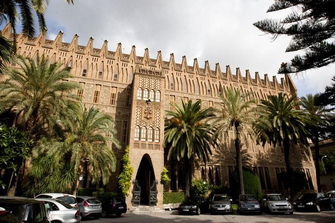 Barselona'daki Teresianas Okulu'nun Gaudí Müzesi Planı: İzin Krizi ve Veli Tepkisi