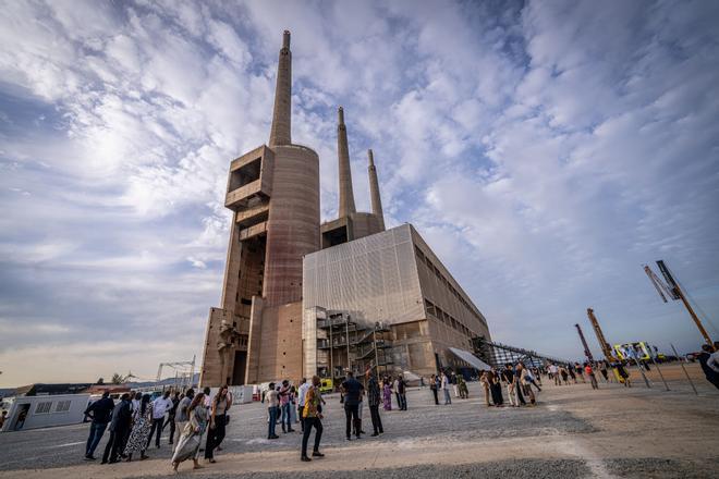 Katalonya'da Dönüşüm: İkonik Tres Xemeneies 42,7 Milyon Euro'ya Medya Şehri Oluyor