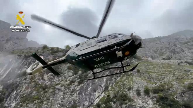 Picos de Europa'da Sisli Zirvede Dram: Yaralı Dağcıların Nefes Kesen Kurtarışı