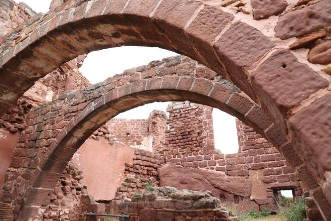 Barselona'nın Tarihi Mirası Kurtarılıyor: Gavà'daki Eramprunyà Kalesi'nde Restorasyon