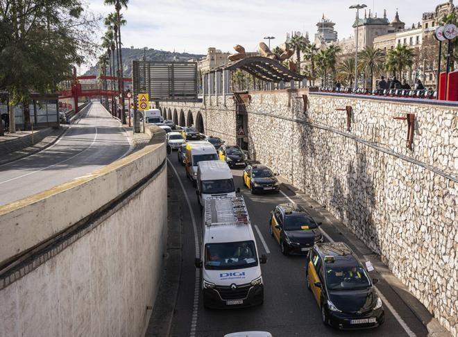 Barselona'da Papa Ziyareti Sonrası Trafik Krizi: Ronda de Litoral Felç Oldu