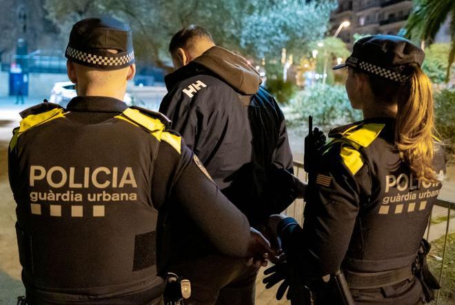 Barselona'da Lastik Hırsızlığına Suçüstü: Dört Şüpheli Yakalandı