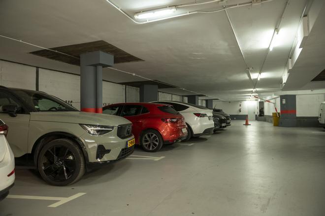Barselona Metropol Bölgesi'nde Otopark Krizi: Belediyeler Sosyal Konutlarda Otoparkı