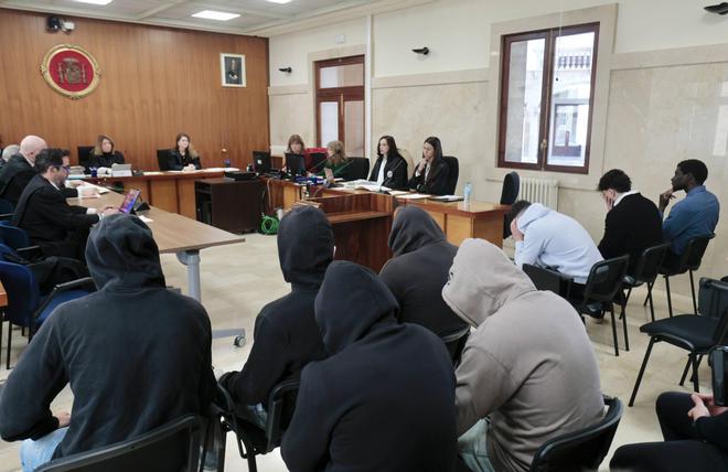 Magaluf'ta İngiliz Turiste Toplu Tecavüz: 'Fransız Sürüsü'ne 73 Yıl Hapis