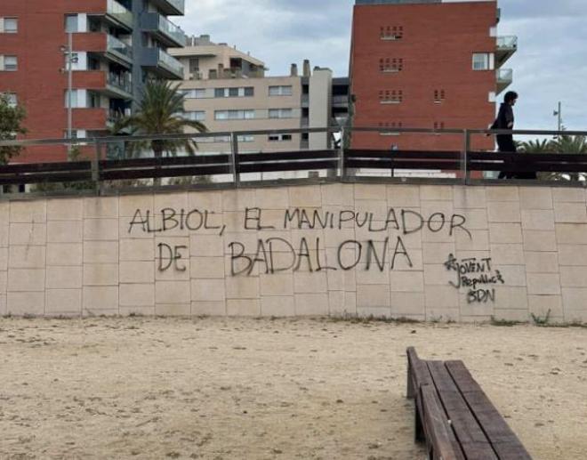 Badalona'da Siyasi Gerilim: ERC Gençlik Kolları Albiol'a Karşı Grafiti Yaparken Yakalandı