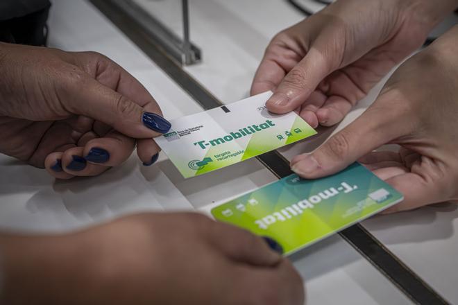 Barselona'nın Akıllı Ulaşım Kartı T-Mobilitat: Gecikmelerden Geleceğe Yöneliş