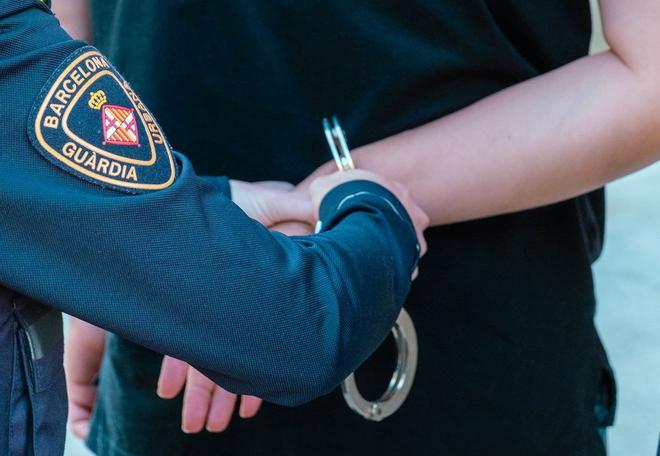 Barselona'da İkinci El Mağazasına Çalıntı Malları Sokmaya Çalışırken Yakalandı