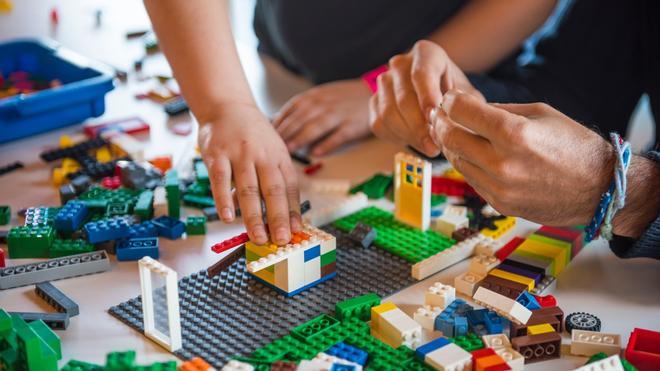 Barselona'nın Tarihi Tibidabo Parkı'nda LEGO ve Robotik Odaklı Yenilikçi Eğitim Alanı