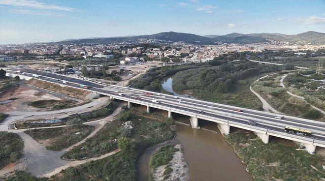 Sant Boi'den Castelldefels'e Doğrudan Erişim: B-25 Elips Kavşağı Açıldı