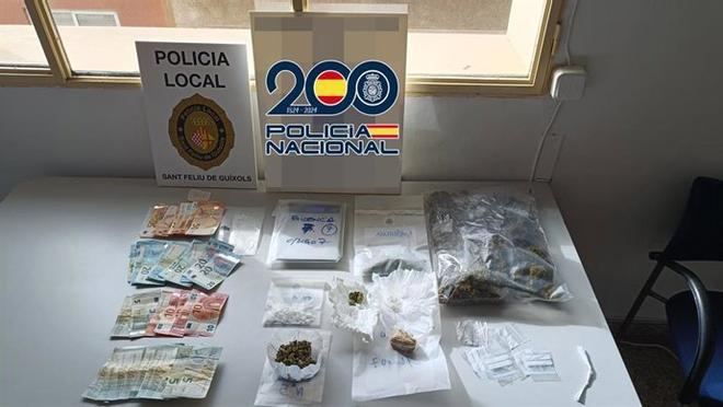 Sant Feliu de Guíxols'ta Uyuşturucu Satış Noktasına Darbe: 3 Kişi Tutuklandı