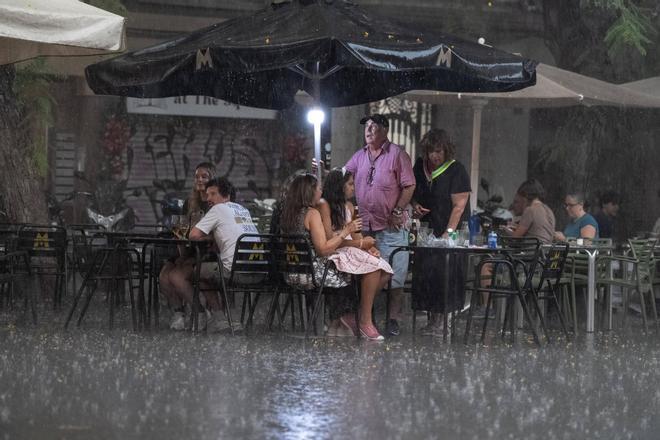 Katalonya'da Şiddetli Fırtına Alarmı Yeniden Aktif: Sel Riski Yükseldi