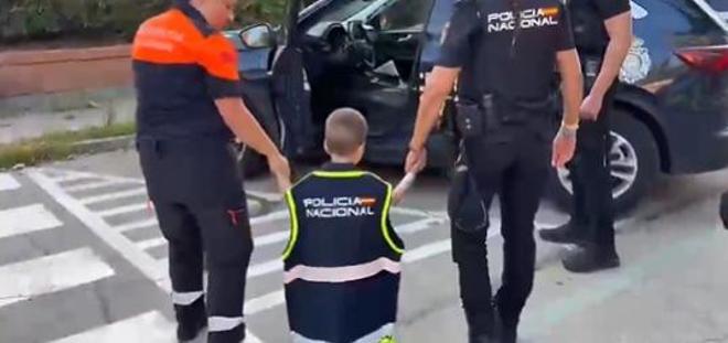 Madrid Yangınlarının Ortasında Bir Umut Işığı: Görme Engelli Bilal'in Dokunaklı Hikayesi