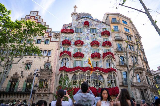 Sant Jordi 2026: Barselona'da Kitap, Gül ve Kültür Şöleni Hazırlığı
