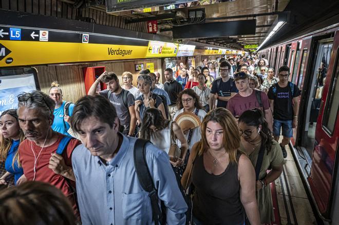 Barselona Metrosu L4 Verdaguer İstasyonu Yeniden Açıldı: İki Aylık Çalışmalar Tamamlandı