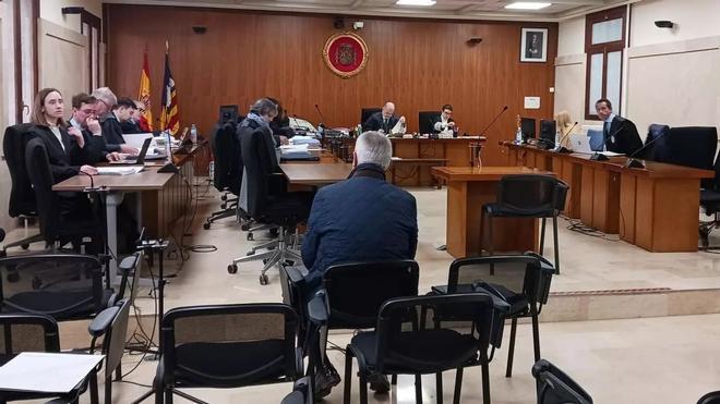 Noter Görevlisi Mallorca'da 450.000 Euro Dolandırıcılığı İtiraf Etti