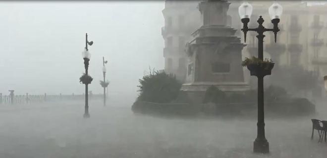 Tarragona'yı Vuran Şiddetli Fırtına: Sel, Dolu ve Yıkım Anları Sosyal Medyayı Salladı
