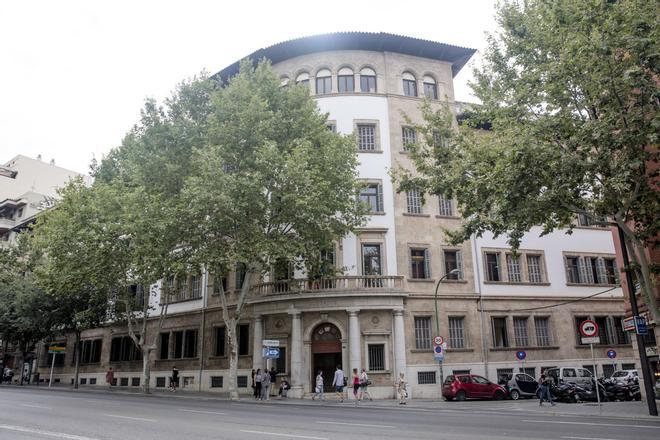 Eski Eşine ve Çocuklarına Elektriği Kesen Adama Palma'da 1.5 Yıl Hapis Cezası