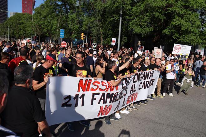 Nissan İşçileri L'Hospitalet'te ERE Protestosuyla Granvia'yı Kapattı