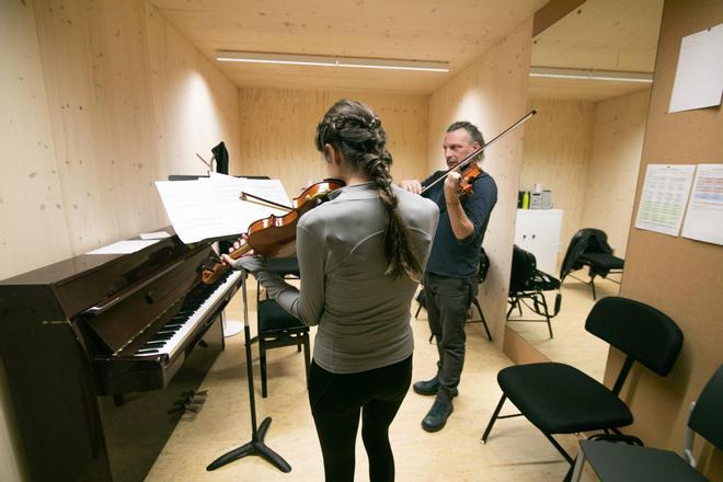 Barselona'da Müzik Eğitimi Zirve Yapıyor: 3.000'den Fazla Öğrenci Yeni Döneme Başladı