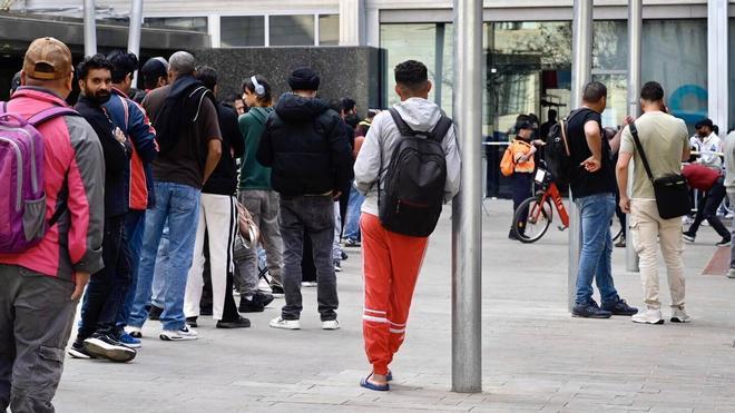 Barselona, Vox'un "Ulusal Öncelik" Teklifini Reddetti: Göçmen Politikalarında Gerilim