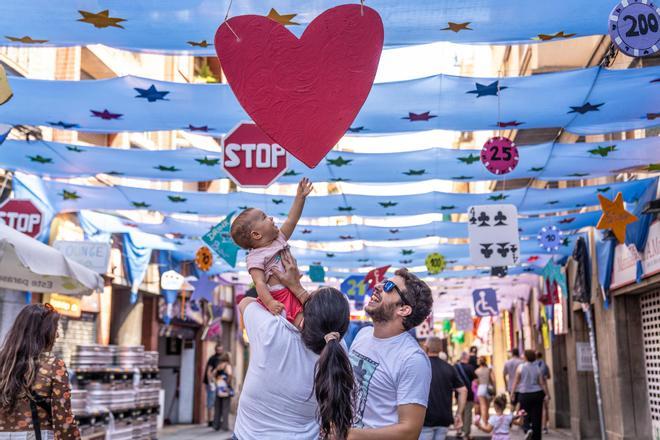 Gràcia Büyük Festivali 2026: Barselona'da Yollar Kapanıyor, Otobüs Güzergahları Değişiyor