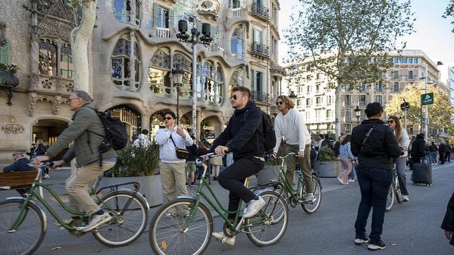 Barselona'daki Expatlar: Yaşam Kalitesine Övgü, Fiyatlara ve Bürokasiy