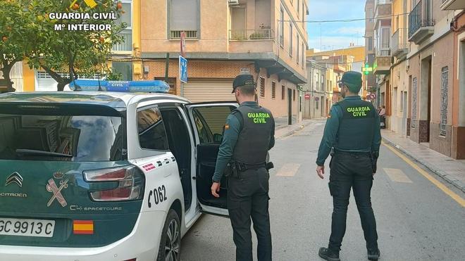 Sevilla'da Korkunç Olay: Baba ve Kızı Evlerinde Ölü Bulundu, Soruşturma Başlatıldı