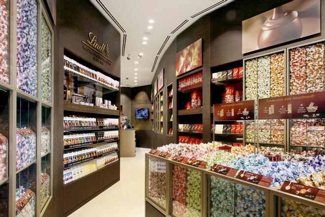 Lindt Barselona'da Cadde Değiştiriyor: Rambla de Catalunya'daki Yeni Adresiyle
