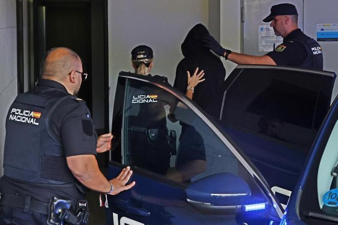A Coruña'da Baba Katiline Kefaletsiz Tutuklama: Toplumda Şok Etkisi