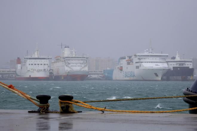 Algeciras Limanı'nda Korkunç Kaza: Araba Denize Uçtu, İki Kadın Hayatını Kaybetti