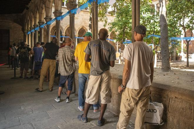 Barselona'dan Evsizlere Sıcak Hava Desteği: Yeni Gündüz Sığınağı Açıldı