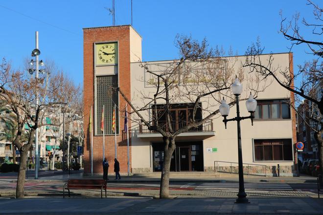 La Llagosta'da Skandal: Belediye Meclis Üyesi İşgal Edilmiş Ev Satın Aldı, Tahliye