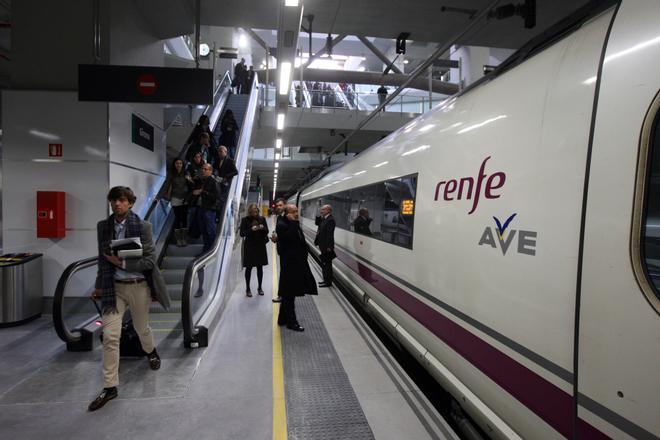 Barselona-Girona Yüksek Hızlı Tren Hattında Elektrik Kesintisi Krizi