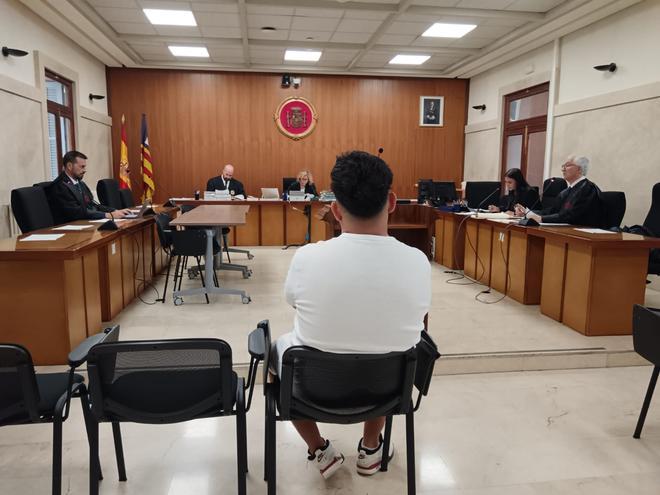 Mallorca'da Eşini Hicaba Zorlayan Erkeğe Hapis Cezası: İspanya'da Şanslısın!
