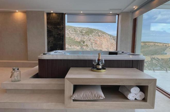 Valencia'da Tatil Faciası: İngiliz Çift Spa'da Emme Kapanına Kurban Gitti