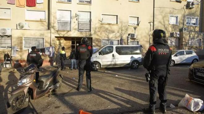 Girona'da Toplumsal Baskı: Cinayet Hükümlüsü Santero Mahalle Sakinleri Tarafından Kovuldu