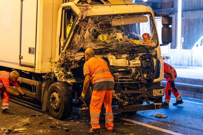 Barselona'da Trafik Kazalarının Gizli Nedeni: Dikkatsizlik, Alkol ve Hızı Geride Bıraktı