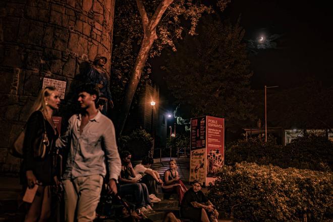 Barselona'da Eğlence Çıkışı Ay Tutulması Sürprizi: "Önceki Bana Yetti!"