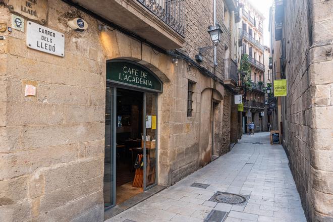 Barselona'nın Kalbi: Gotik Mahalle'nin Derin Tarihi ve Turistik Cazibesi
