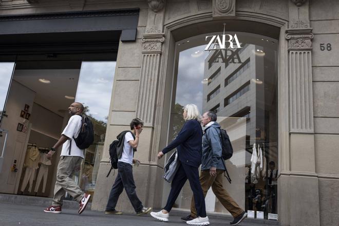 Zara'nın Küresel Yükselişi: Barselona'daki İlk Mağaza ve Hızlı Modanın Doğuşu