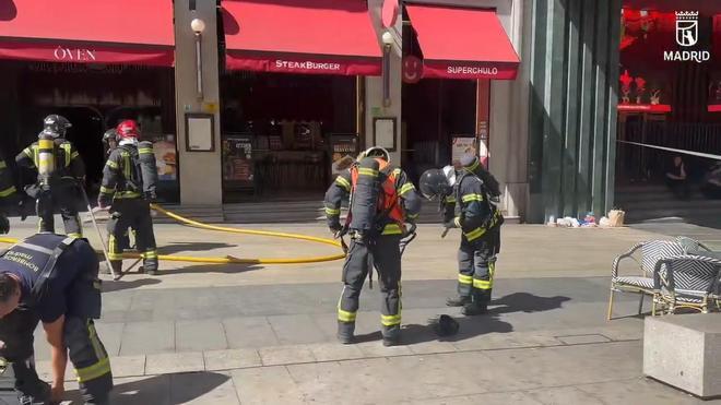 Madrid'in Gran Vía'sında Restoran Yangını: Şehir Merkezinde Büyük Trafik Kesintileri