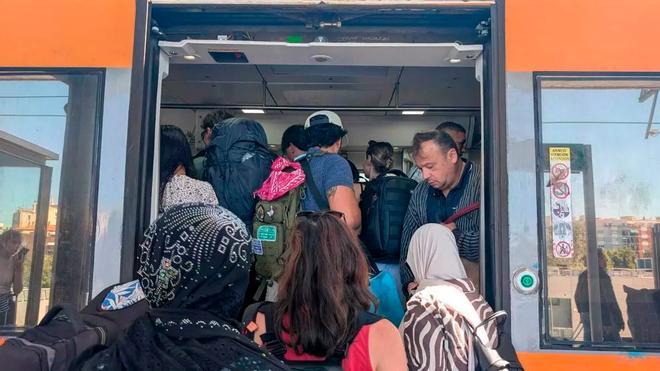 Barselona'da Yüksek Hızlı Tren Kesintisi: Rodalies Hatları Felç Oldu