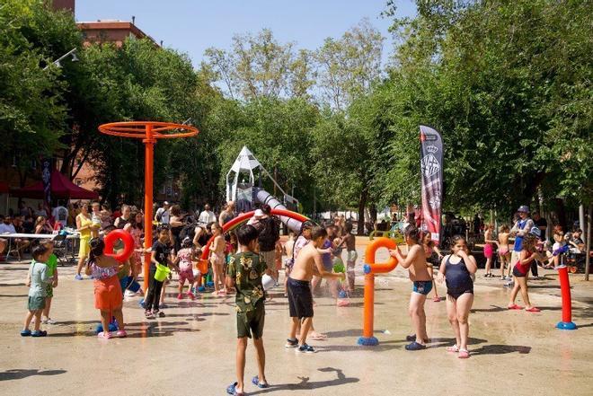 Barselona'da Sıcaklara Karşı Su Oyunları: Şehirdeki Sayı İkiye Katlandı