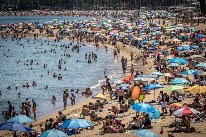 Barselona Plajlarında Hırsızlık Mağdurlarına Özel Acil Yardım Kiti Devrede